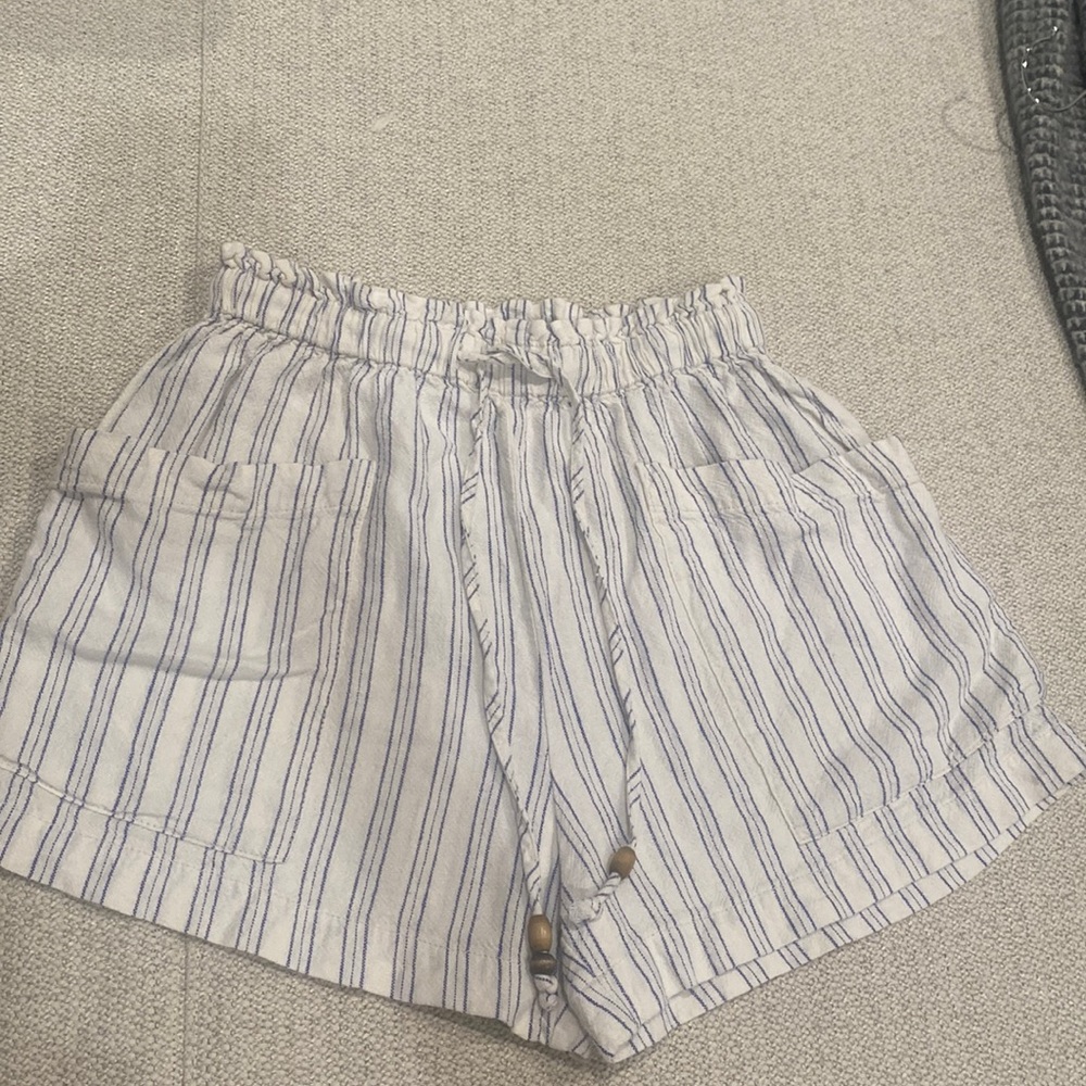 Urban Outfitters linen shorts size small